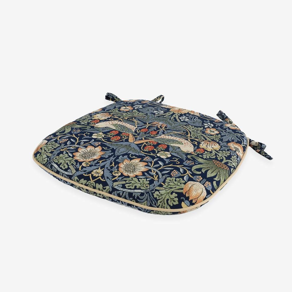 表面／カラー：ブルー／45cm×43cm／モリスによって製作されたデザイン「いちご泥棒」です