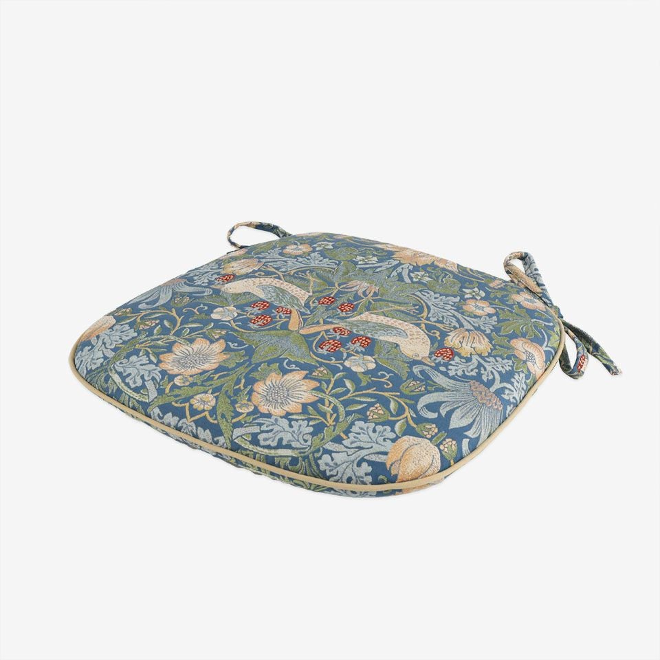 表面／カラー：ブルーグリーン／45cm×43cm／モリスによって製作されたデザイン「いちご泥棒」です