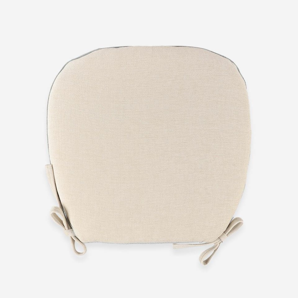 表面／カラー：アイボリー／45cm×43cm／紐付き／カバー取り外し可