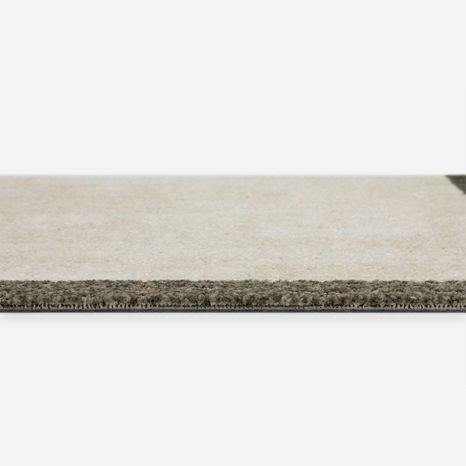 厚み（全厚）は10.5mm／重量感はありますが、その分ズレにくくなっています