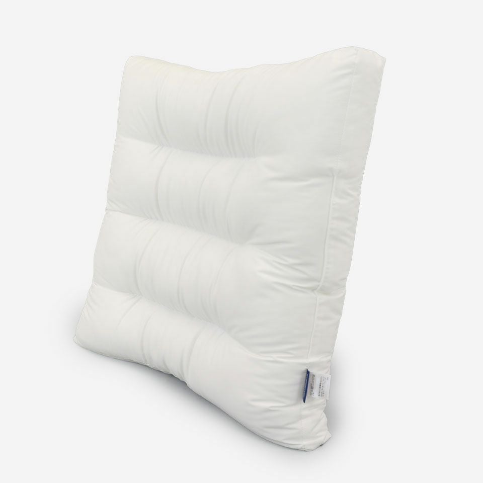 クッションカバーの中に入れる高機能中材です／55cm×55cm