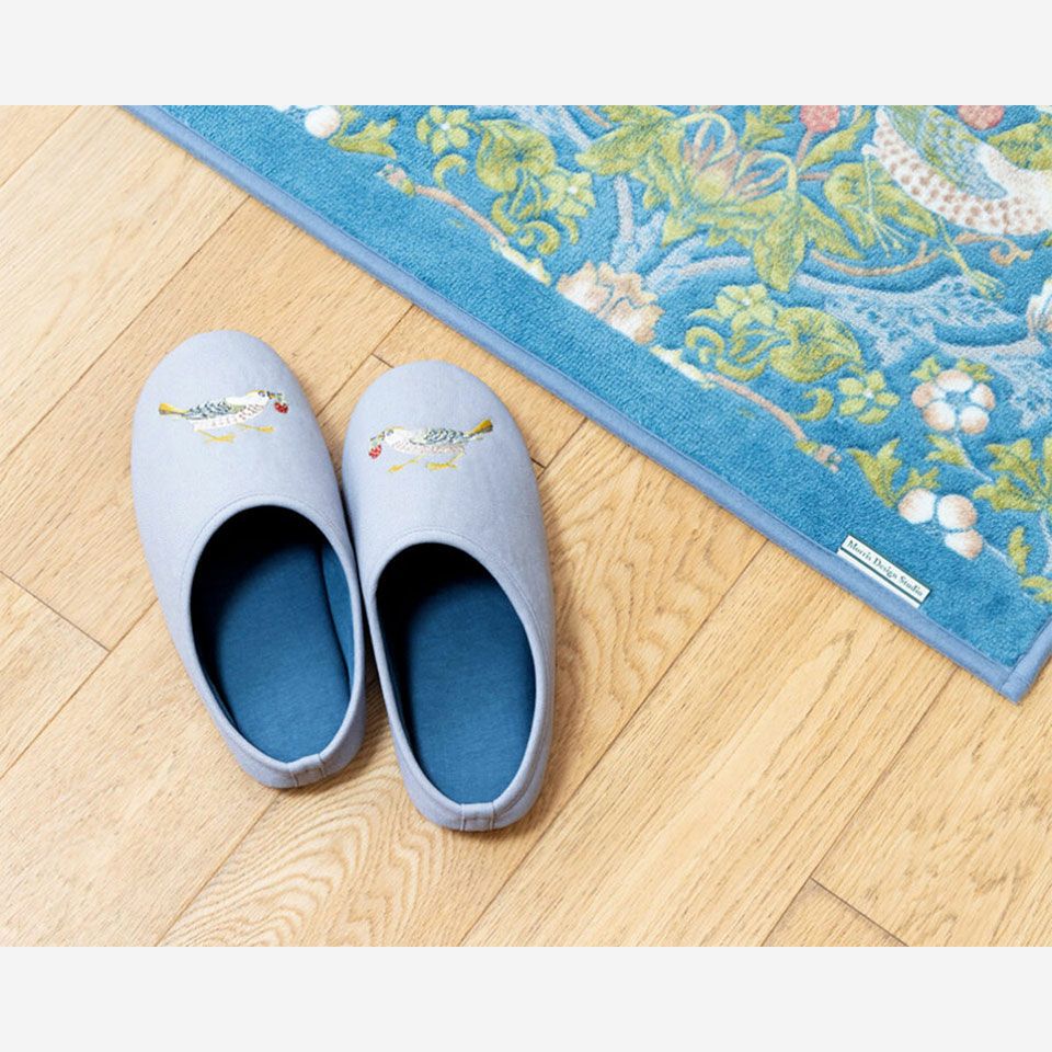 「イチゴドロボウ」のデザインでコーディネートをお愉しみいただけます