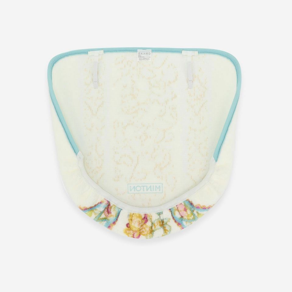 裏面／ゴムがついており、縦の長さ40～45cm以内で装着できます