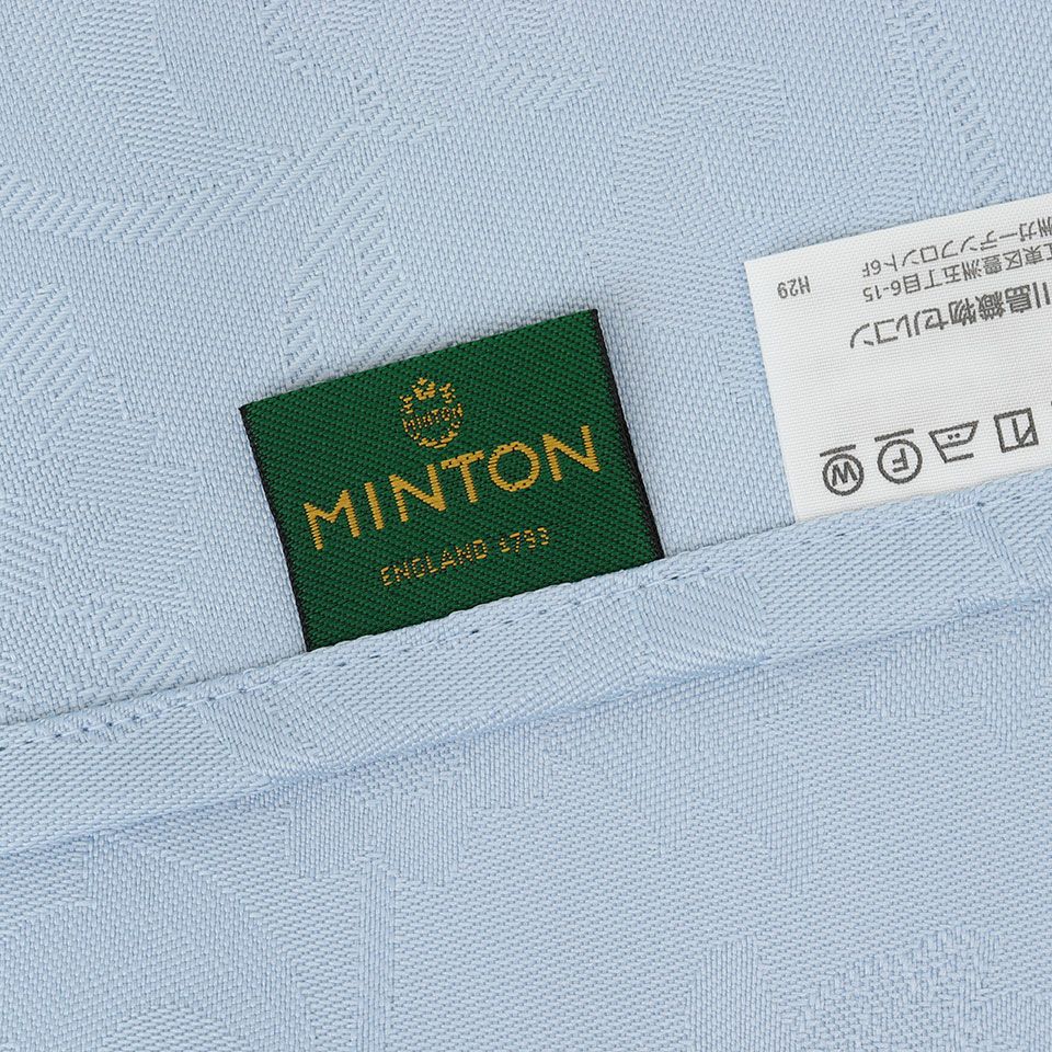 生地の裏側はMINTONのタグが付いています：ライトブルー