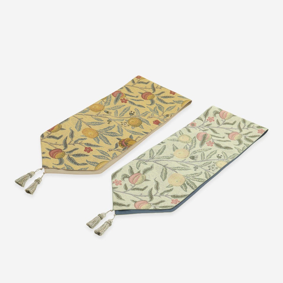 イエローとグリーンの2色で展開しています／30cm×180Vcm