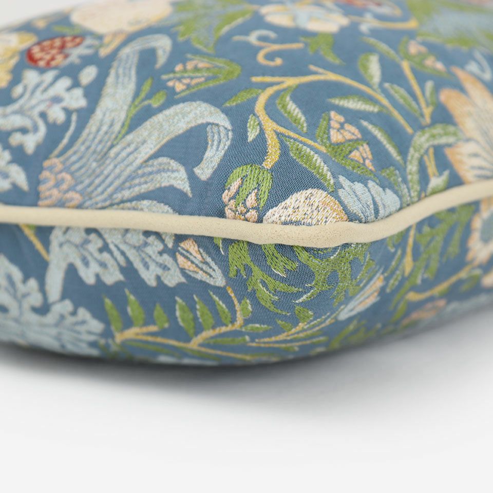 Morris Design Studio いちご泥棒 クッションカバー | 【公式】川島 Morris Design Studio いちご泥棒 クッションカバー | 【公式】川島