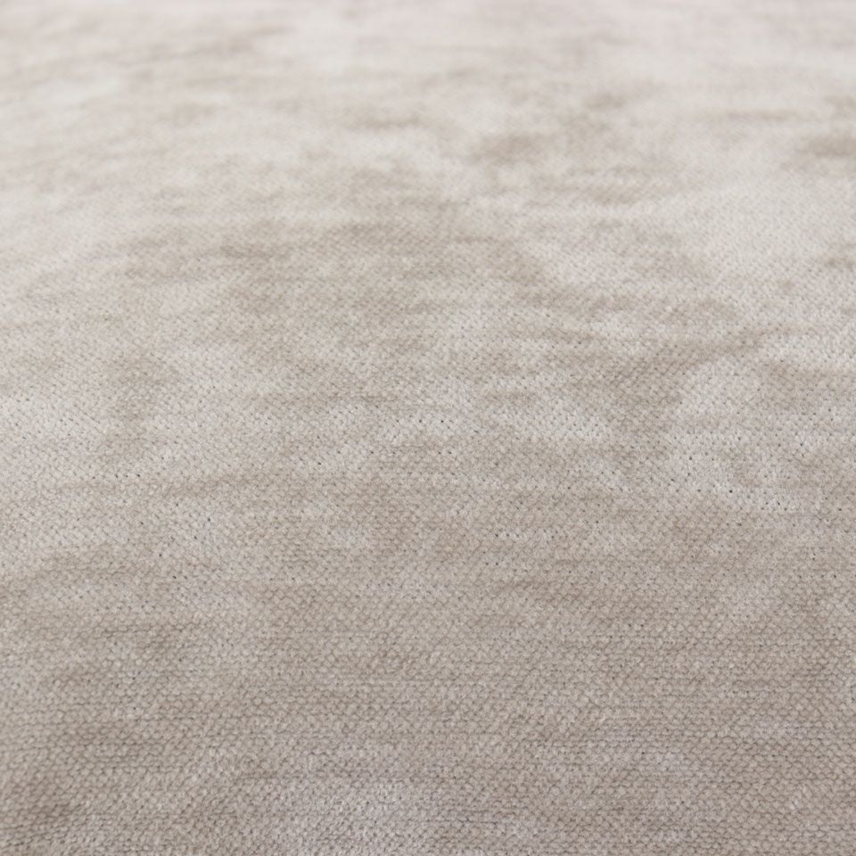 無地なので、様々なインテリアシーンやアイテムに合わせることができます／カラー：ベージュ