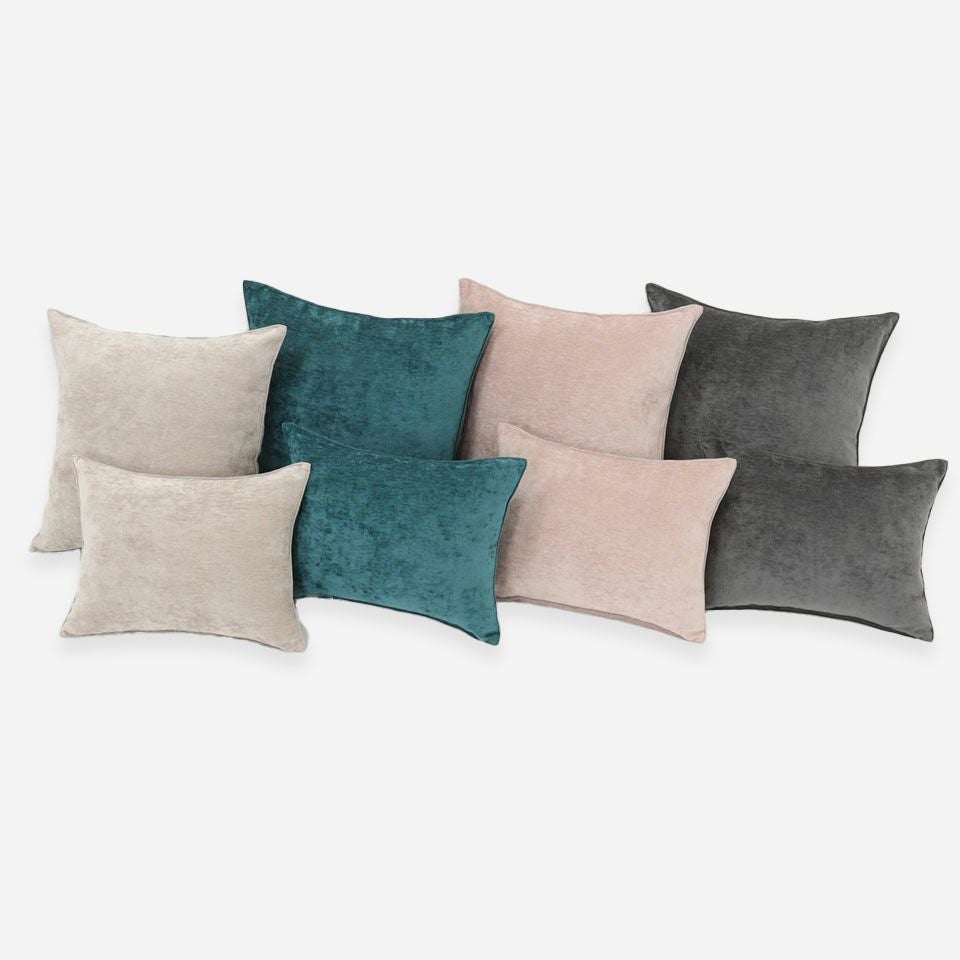 ベーシックカラーのベージュとダークグレー、上品な淡いローズ、主役にもなる美しいダークグリーンの4色展開です