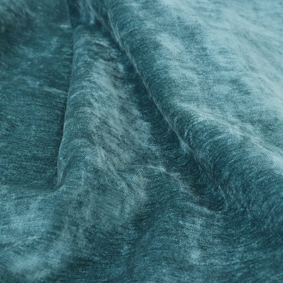 シンプルながらも高級感と程良い光沢感のあるモール糸を使用したベルベット調素材のクッションカバーです／カラー：ダークグリーン