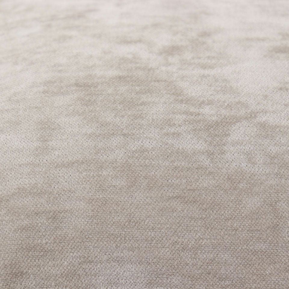 シンプルながらも高級感と程良い光沢感のあるモール糸を使用したベルベット調素材のダイニングシートクッションです／カラー：ベージュ