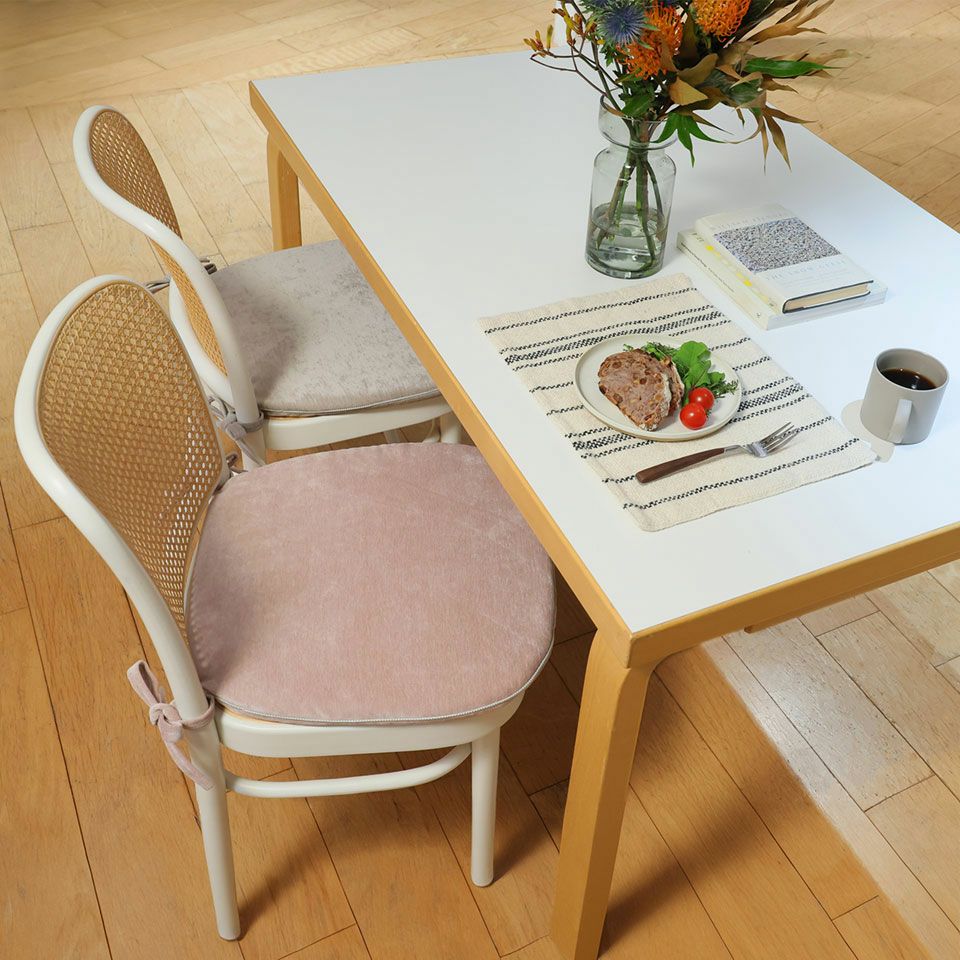 色違いでコーディネートしても素敵です／使用カラー：奥からベージュ・ローズ