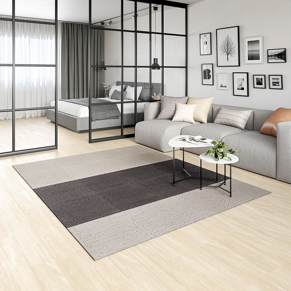 ライトグレー12枚（サイド）、グレー8枚（中央）使用