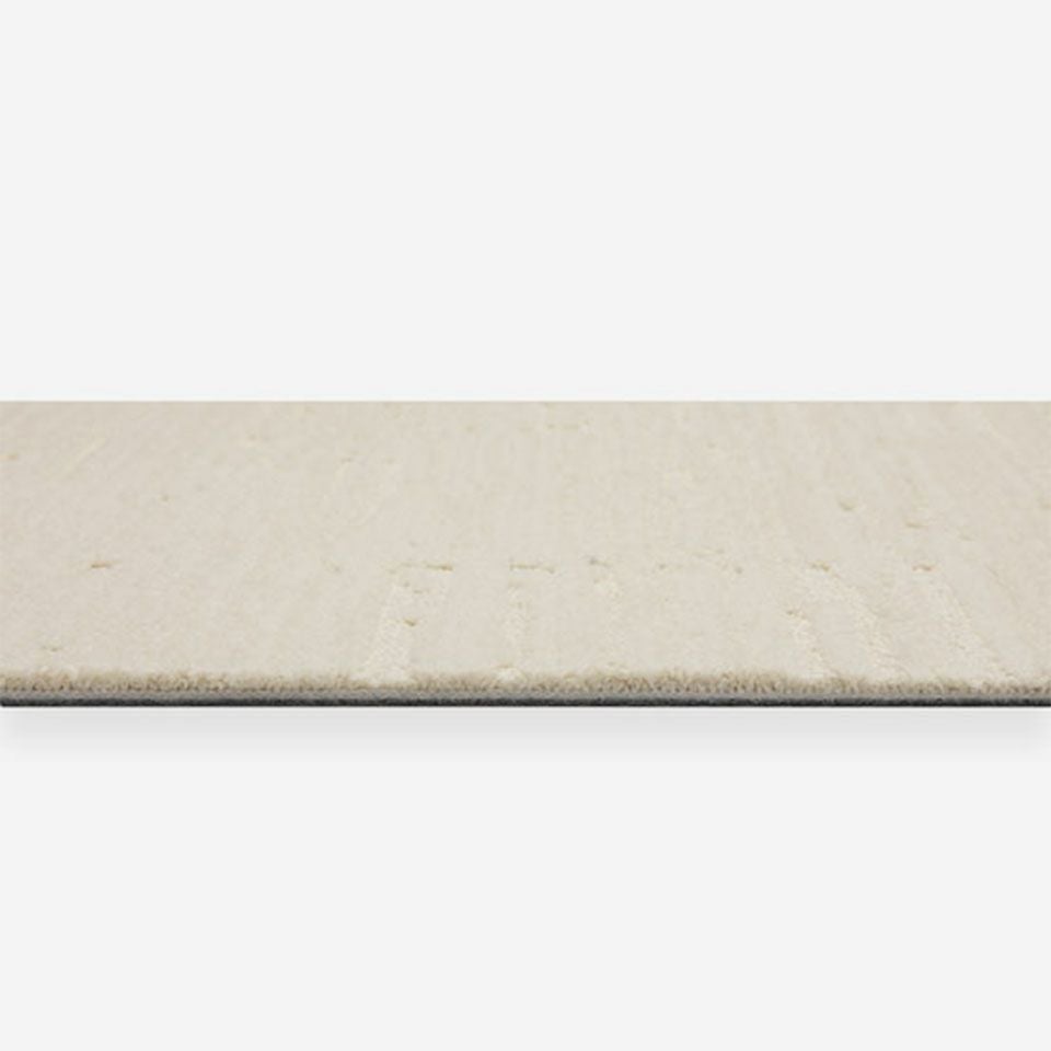 厚み（全厚）は10.0mm／重量感はありますが、その分ズレにくくなっています