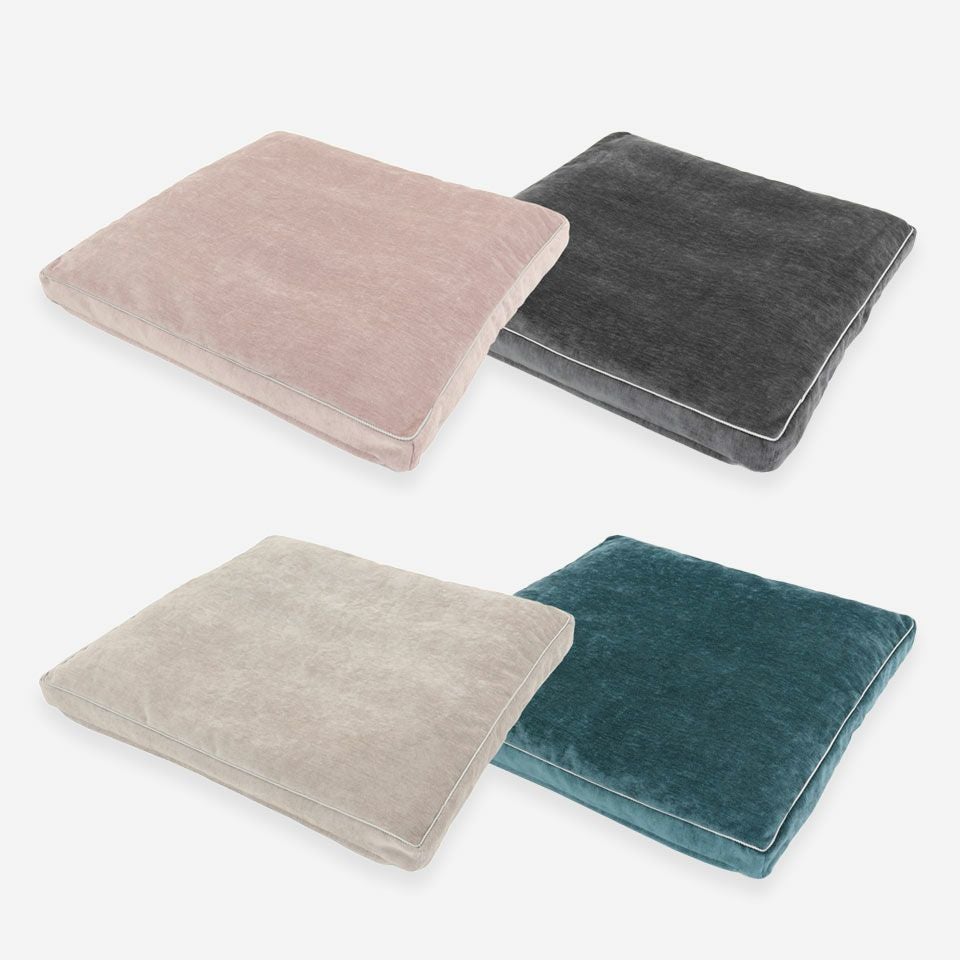 55cm×55cmサイズはクッション中材「LT1684」に対応したクッションカバーとなります