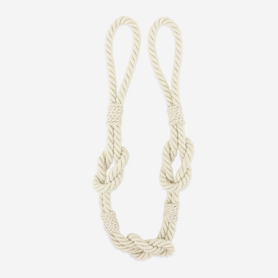 正面画像／カラー：アイボリー／全長 約79cm