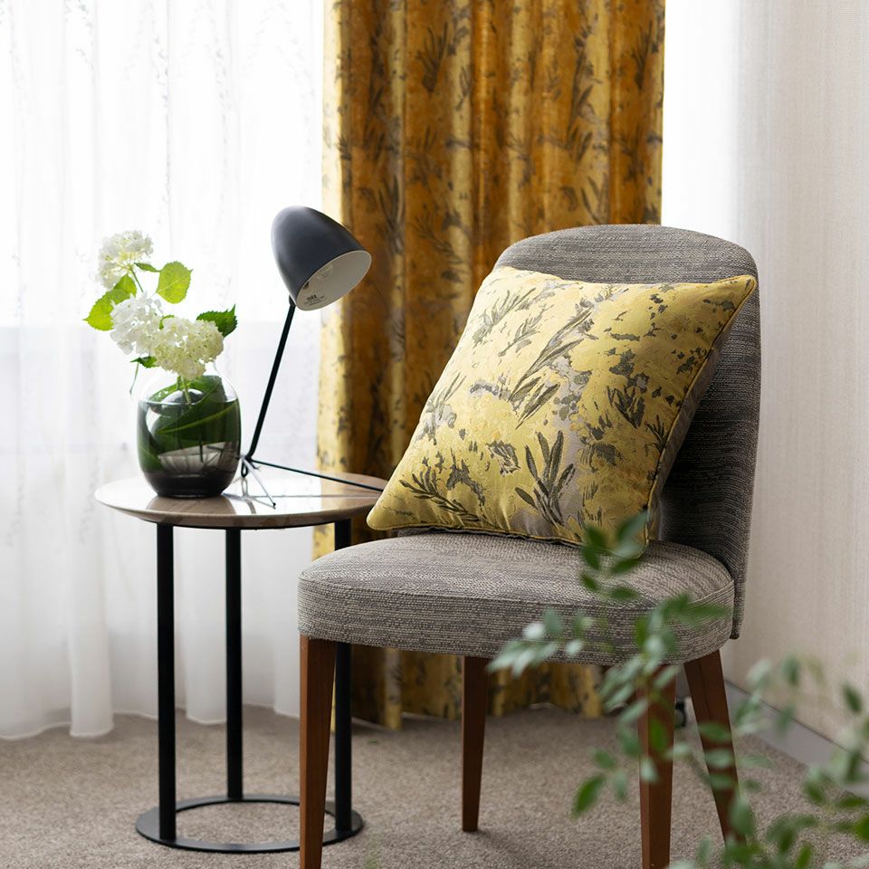 イエロー色は、陽だまりのような温かみをもたらし、明るく心地よい空間を作り出します