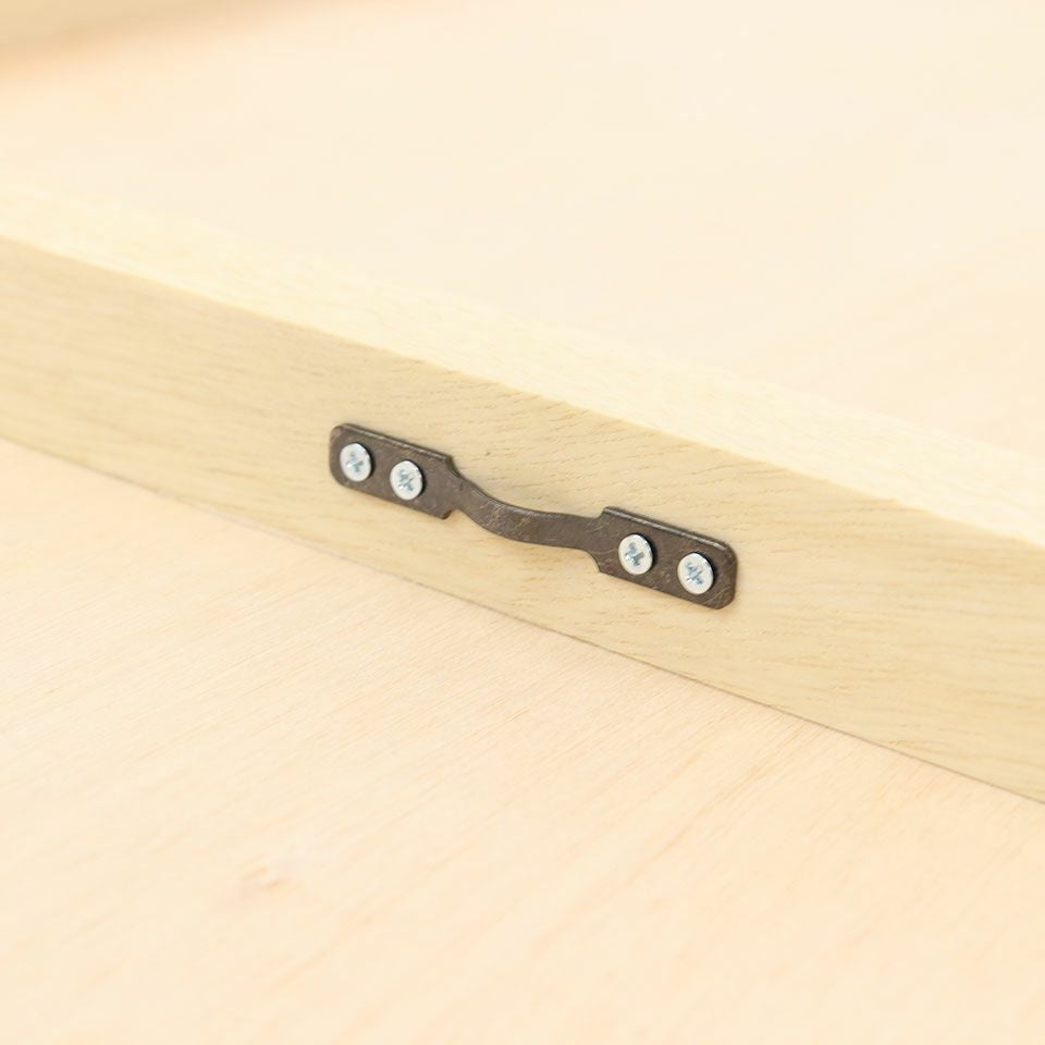 吊り金具は、各サイズ、2か所に固定されています