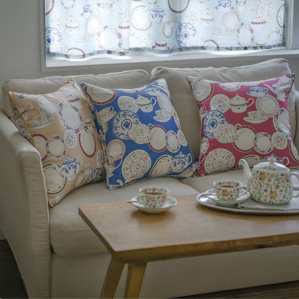 新品・未使用【MINTON】 花柄 コットン クッションカバー 2枚セット お値下げ‼ 新品・未使用【MINTON】 花柄 クッションカバー 2枚セット