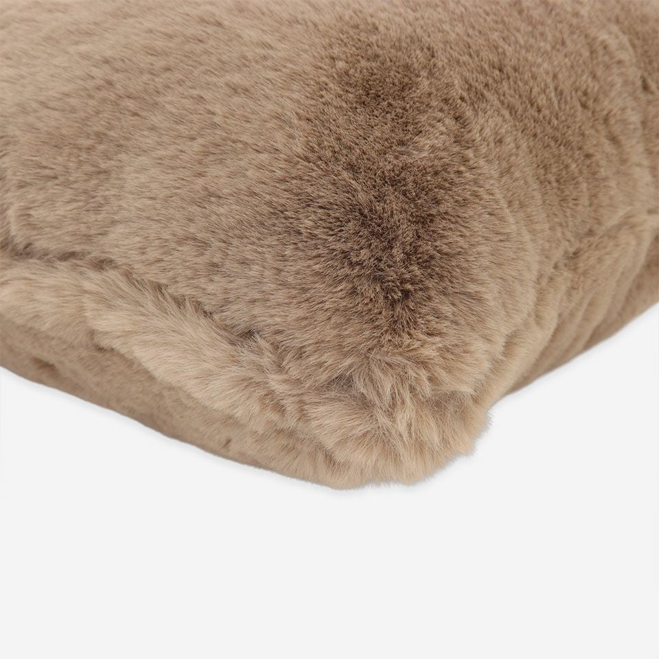 表面と裏面は共生地でシンプルに縫い合わせています／カラー：ベージュ