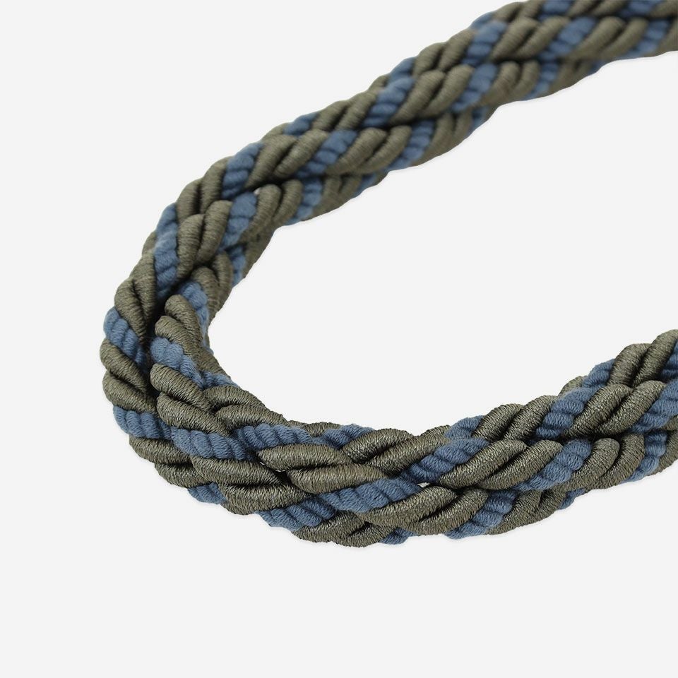 ナチュラルな空間にアクセントとなる色味です／カラー：ブルー