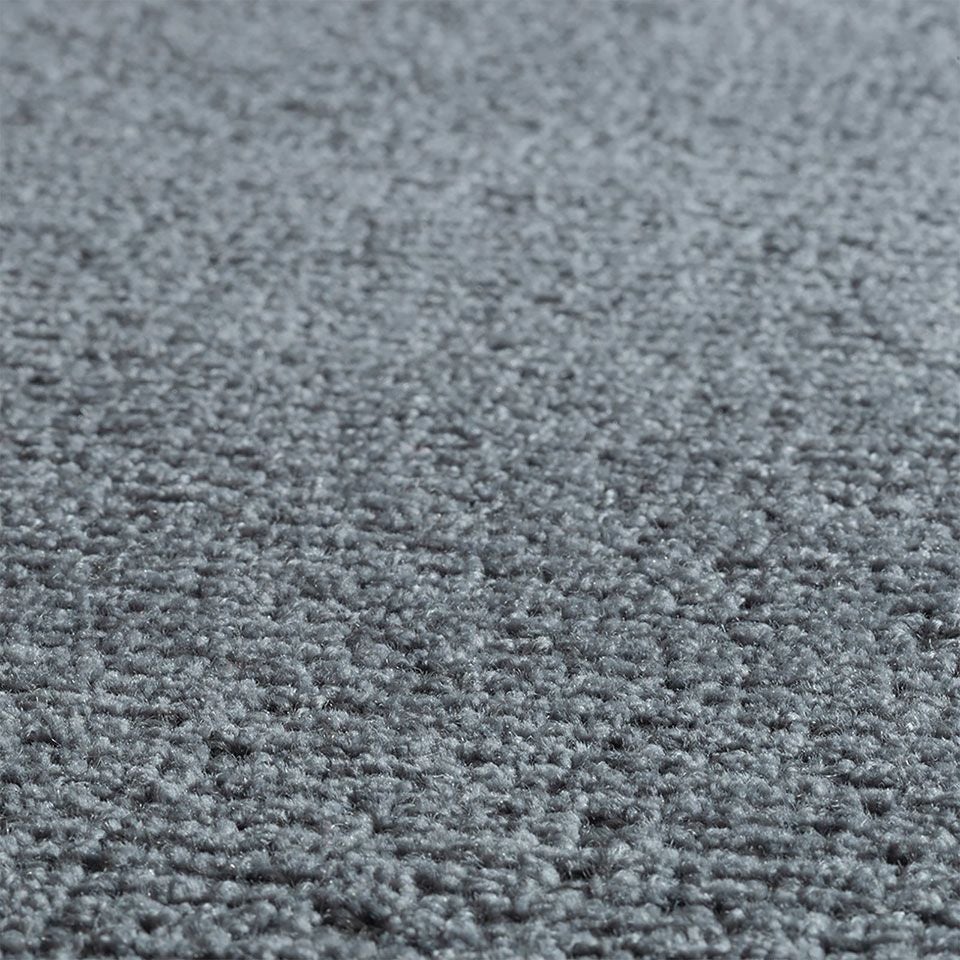 かすみがかった空気や時間がうつろうイメージを表現しました／カラー：ブルーグレー