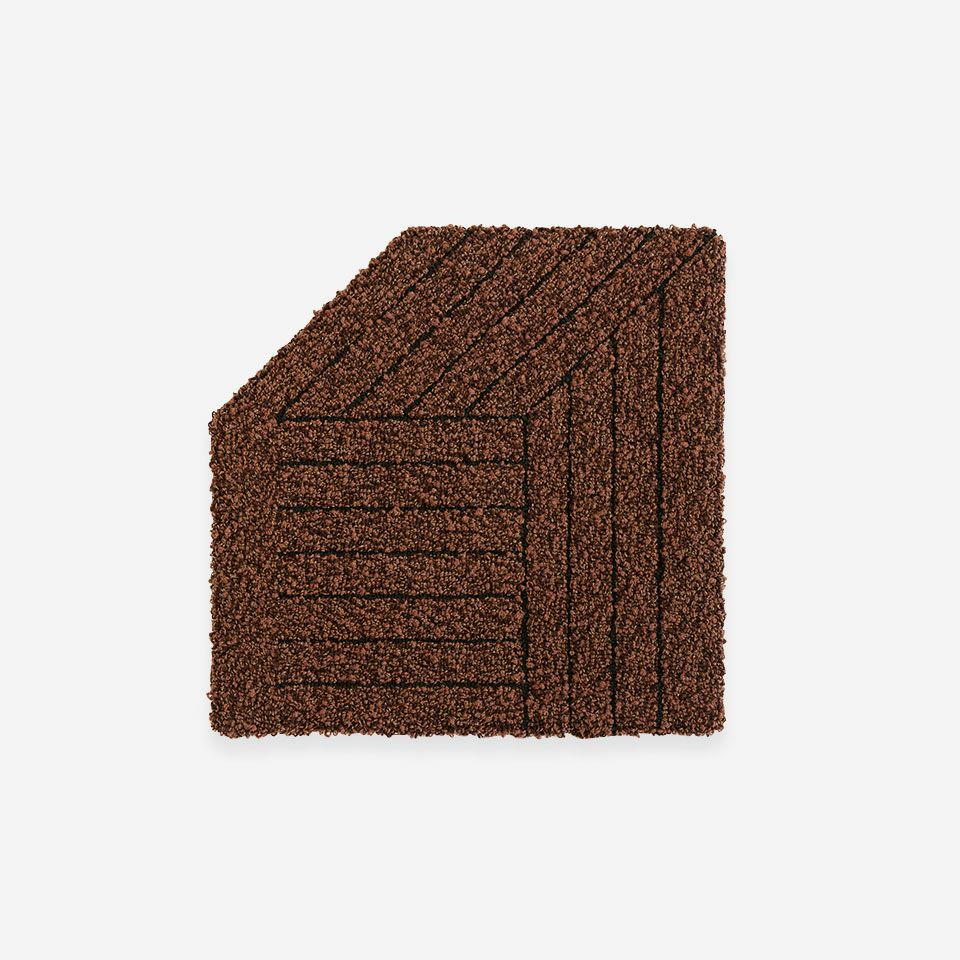 表面／カラー：ダークレッド／50cm×50cm