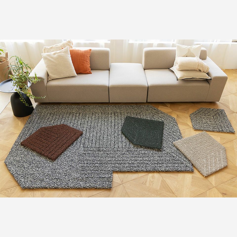 日本庭園の様式の一つである「枯山水」をモチーフにしたラグ「ZENGARDEN」と合わせてご使用いただけます