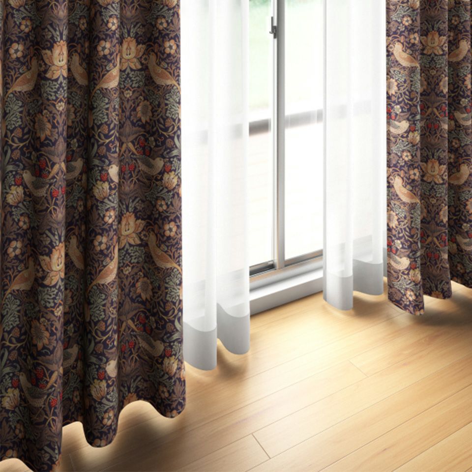 イメージ画像／モリスの別荘である「ケルムスコット・マナー」でいちごをついばむツグミを見て描いたデザインです