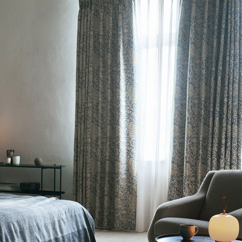 イメージ画像／モリスの人気柄、ウィローボウの織物の遮光商品です