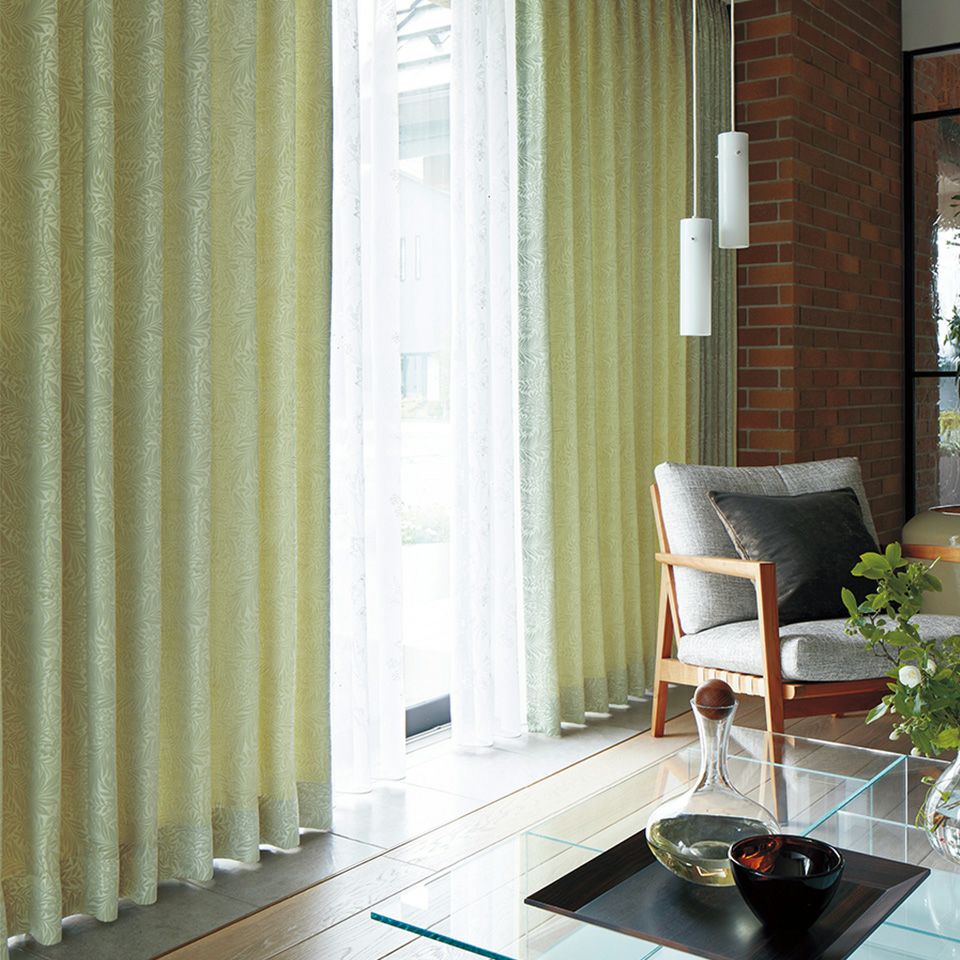 イメージ画像／飛燕草（ひえんそう／デルフィニュウム）をモチーフに、1875年に製作されたウィリアム・モリスの壁紙のデザインを織物にしました