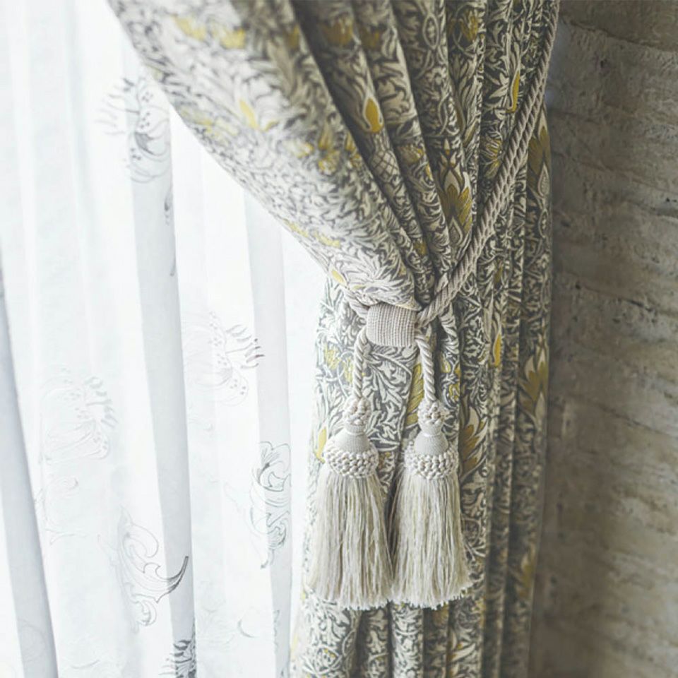 アクセントに装飾タッセルを使用するとより洗練された印象になります