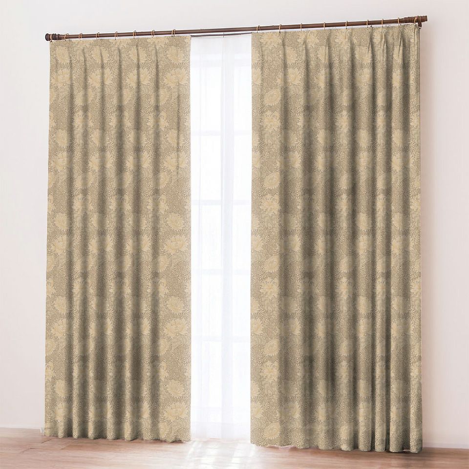 イメージ画像／品のあるベージュ系のドレープは、控えめに見えてもしっかりとした存在感があります