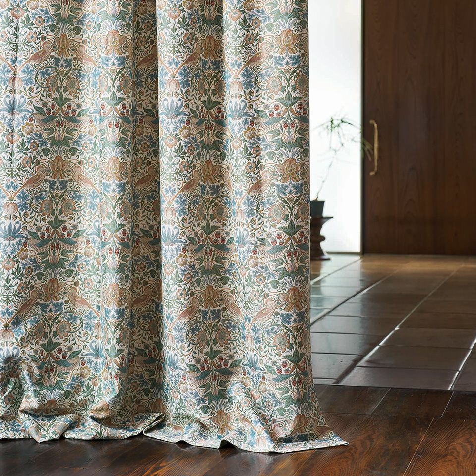 イメージ画像／これまでのクラシカルなイメージから一新し、柔らかく優雅な配色を新たに取り入れました