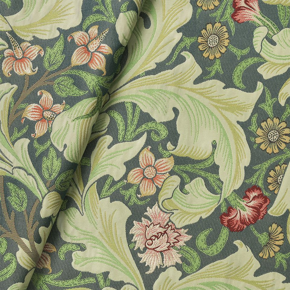 生地拡大画像／アカンサスの葉を緻密に織り、柔らかなボリューム感を出しています