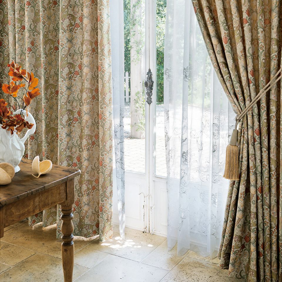 イメージ画像／ブロックプリントの壁紙として1899年に、ウィリアム・モリスの一番弟子ジョン・ヘンリー・ダールによってデザインされたものです