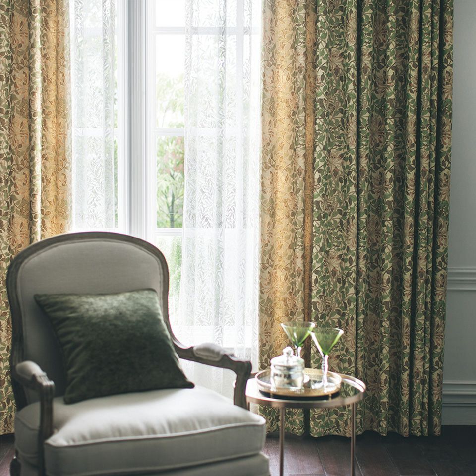 イメージ画像／1883年にウィリアム・モリスの次女メイによって製作された壁紙のデザインを織物にしました