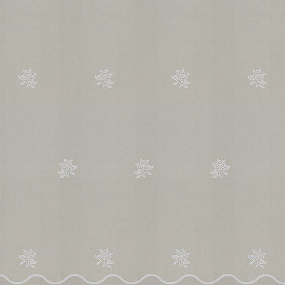 生地画像／小さいバラのモチーフが、飛びに配置された構図のデザインになります