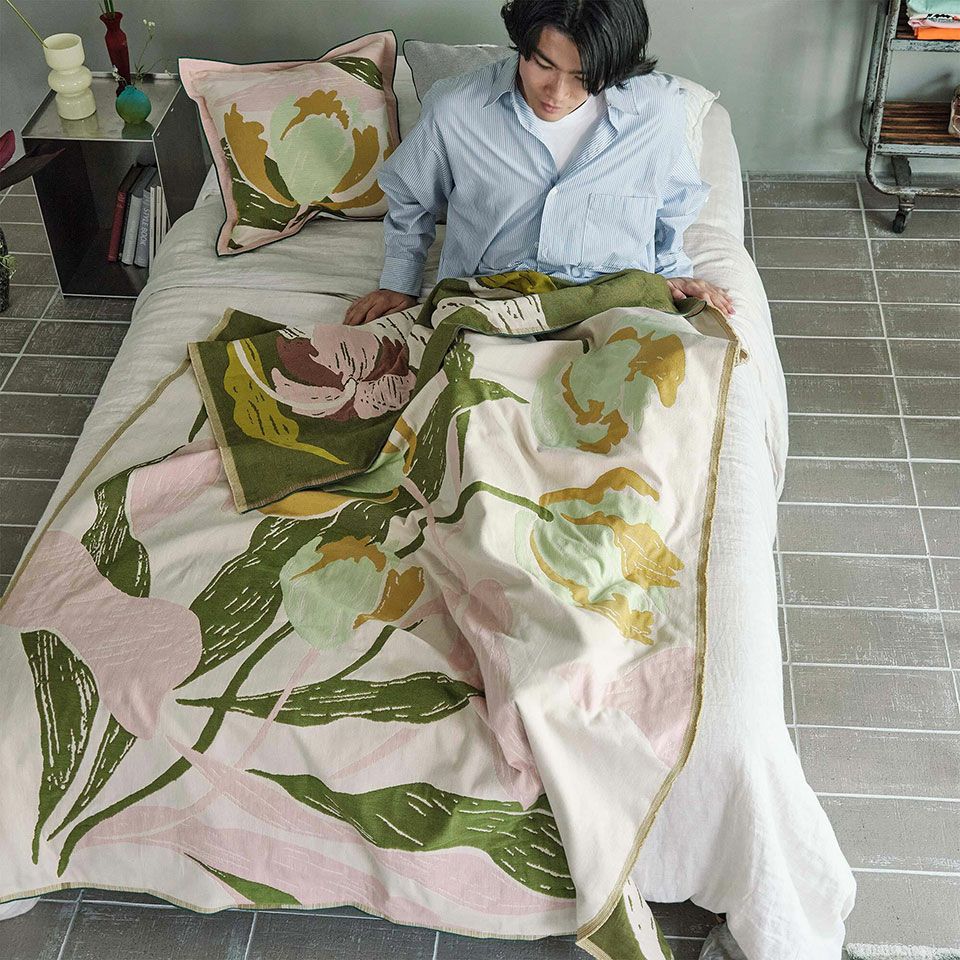 120x200cmと大判サイズですがふんわりとして軽いのが特徴です