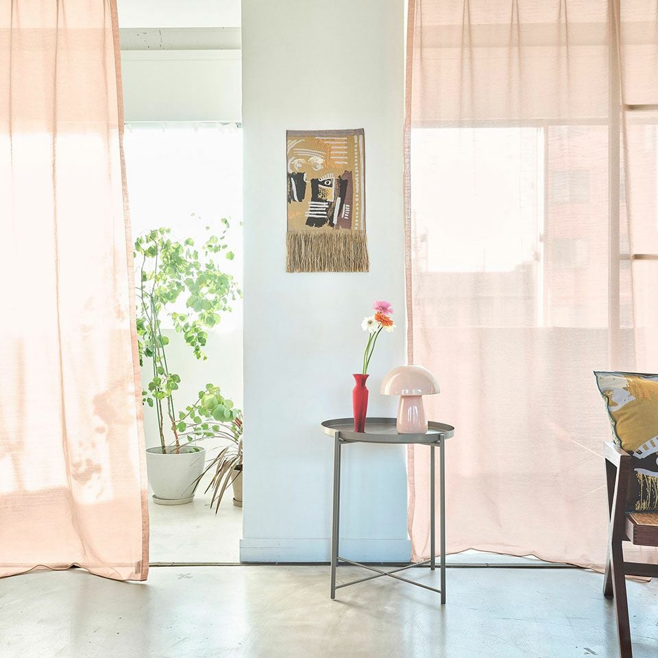 使用イメージ／表と裏で雰囲気がガラッと変わるのでお部屋のインテリアや気分に合わせて変化が付けられるも特徴です