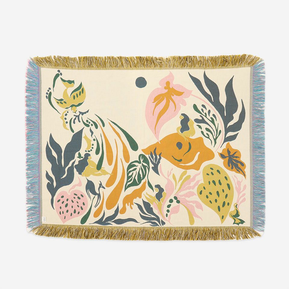 裏面／カラー：ダークブルー／表と裏で配色が変わるリバーシブルのデザインとなっています