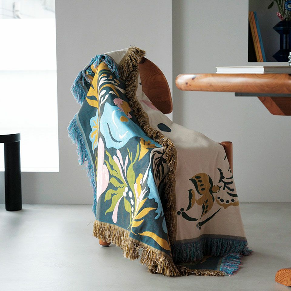 ファブリックでお部屋に気軽にアートを取り入れて暮らしが楽しくなる事をイメージしてデザインを考えています