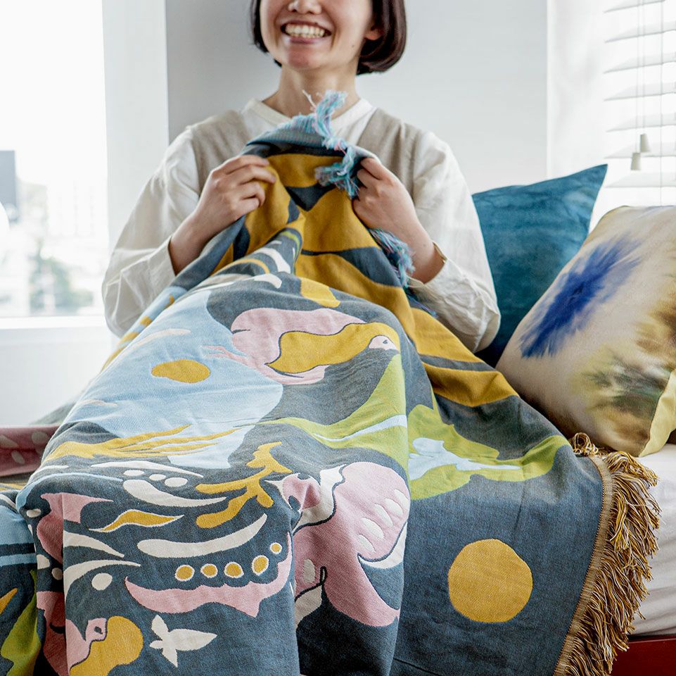 137x195cmと大判サイズですがふんわりとして軽いのが特徴です