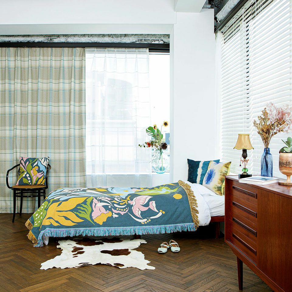 大判なのでシングルやダブルベッドのカバーやソファカバーにもちょうどいいサイズです