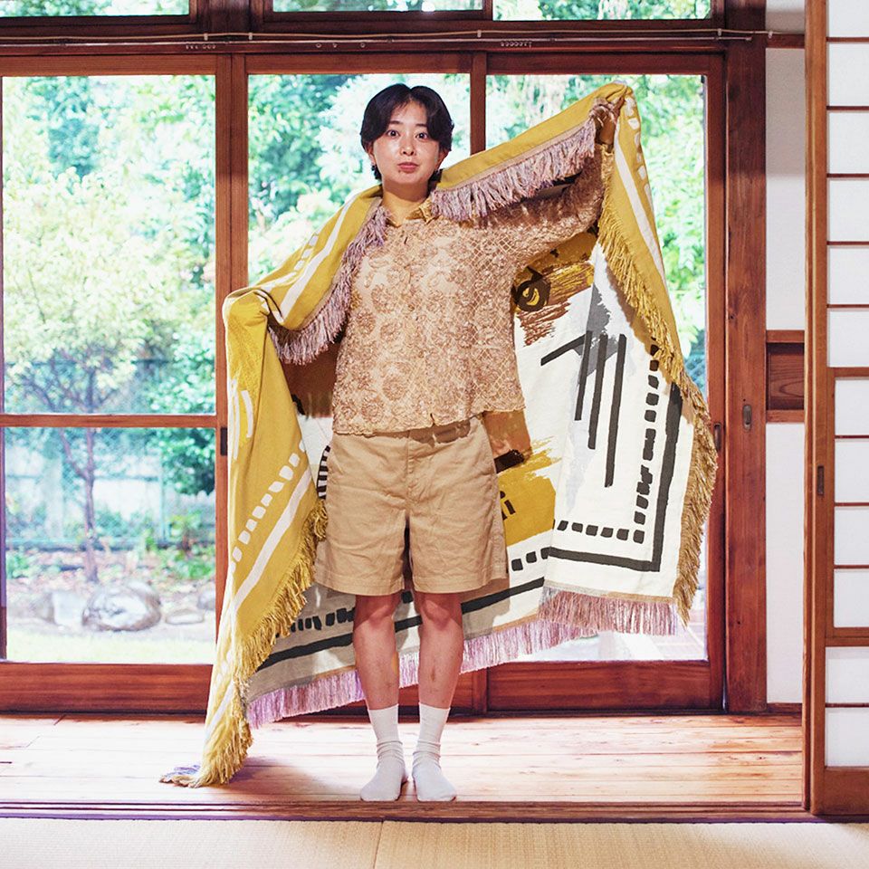 137x195cmと大判サイズですがふんわりとして軽いのが特徴です