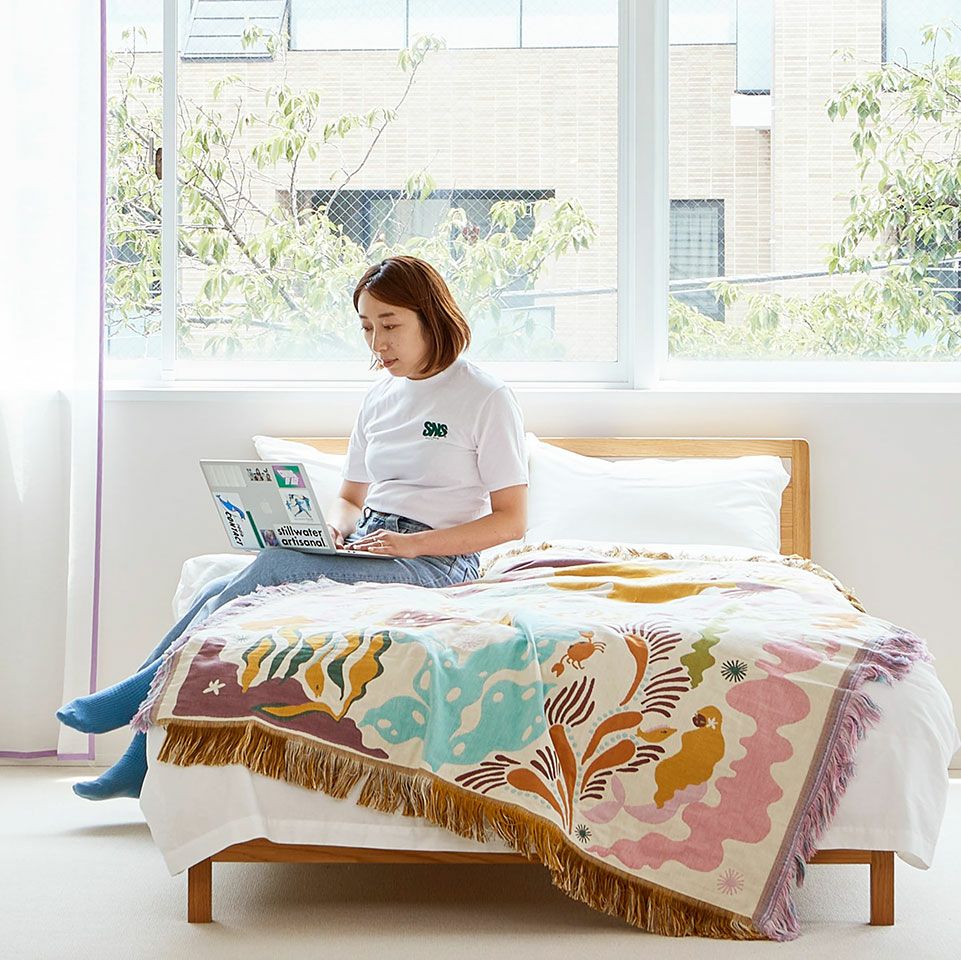 大判なのでシングルやダブルベッドのカバーやソファカバーにもちょうどいいサイズです