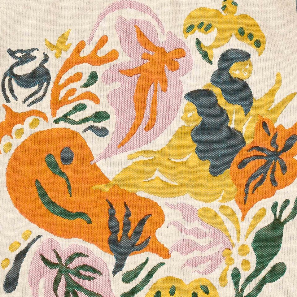 綿100%で織り上げたタペストリーです