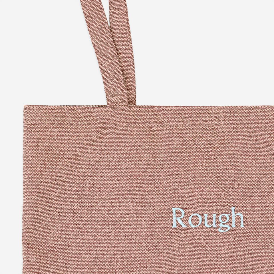 丈夫なポリエステル素材のカーテン生地をつかっているので洗濯機で丸洗いができます