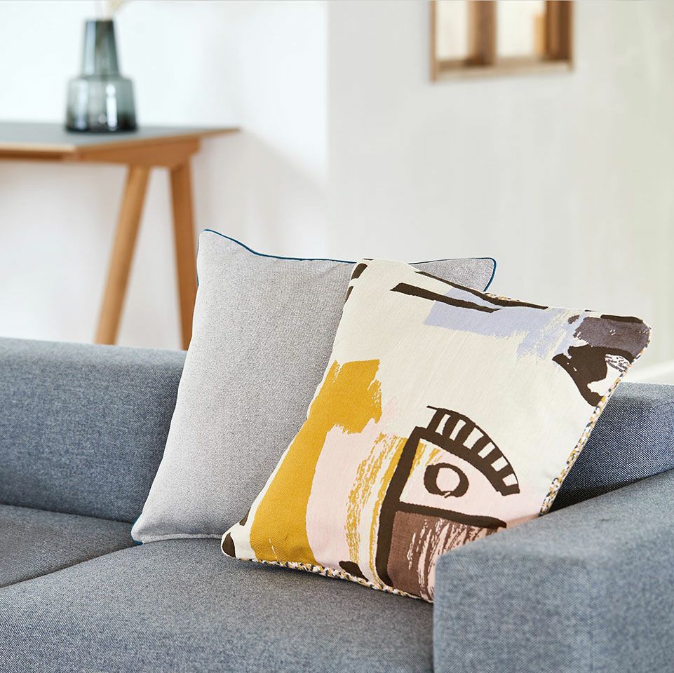 いくつあっても嬉しいクッションカバーはGIFTにもおすすめです