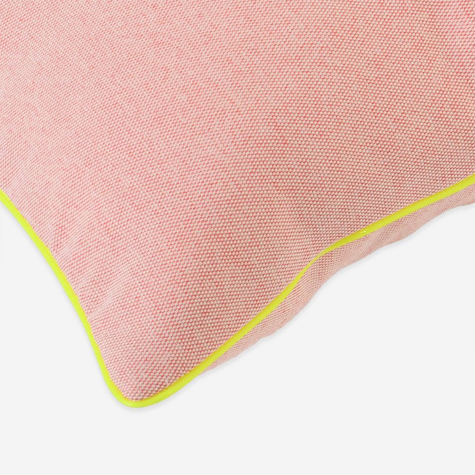 表面と裏面は共生地です／レモンイエロー色のパイピングをつけています