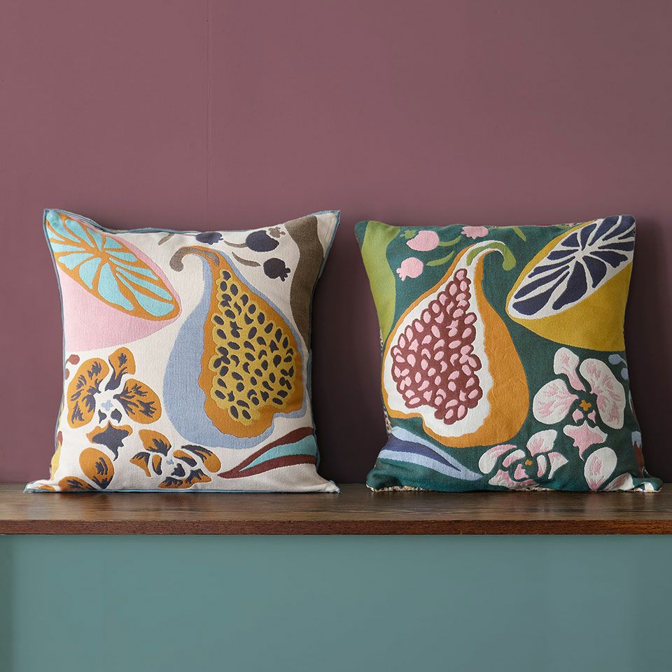 裏返すと雰囲気がガラッと変わるので、お部屋のインテリアや気分に合わせて変化が付けられるも特徴です